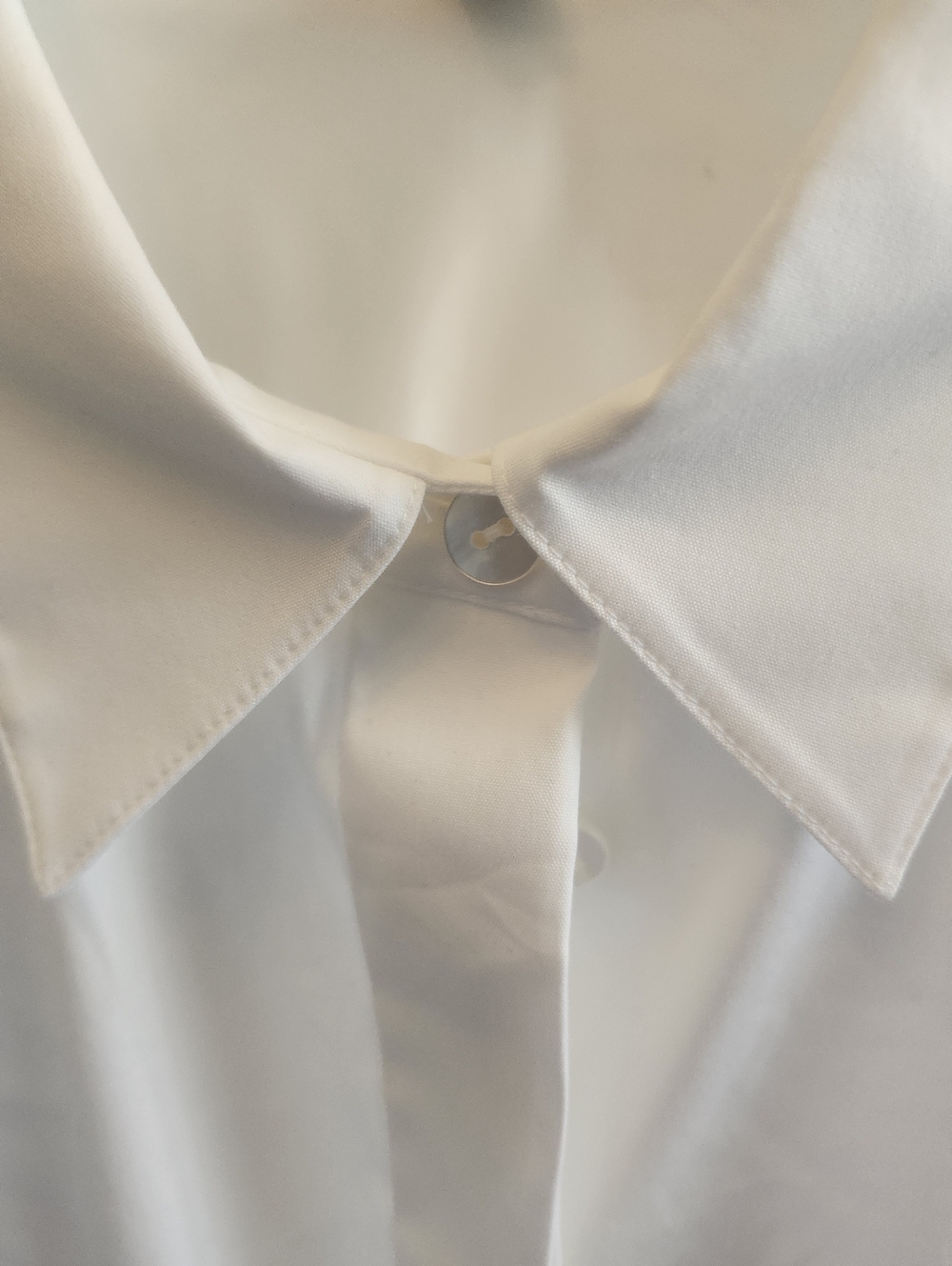 Theory Women's White Stretch Button-Front Classic Fitted Shirt - Picture 4 of 8